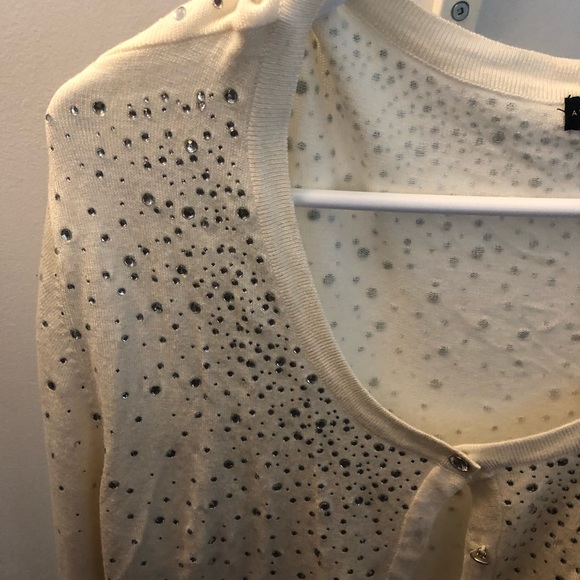 Sweaters - Picture 3 of 8